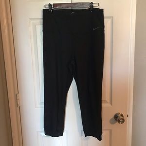 XL cropped Nike pants